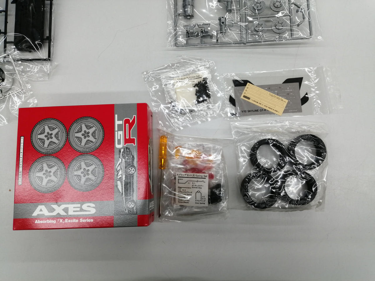 AXES Plastic Model Calsonic Skyline GT-R '90 - Banzai Thrifting | BanzaiHobby