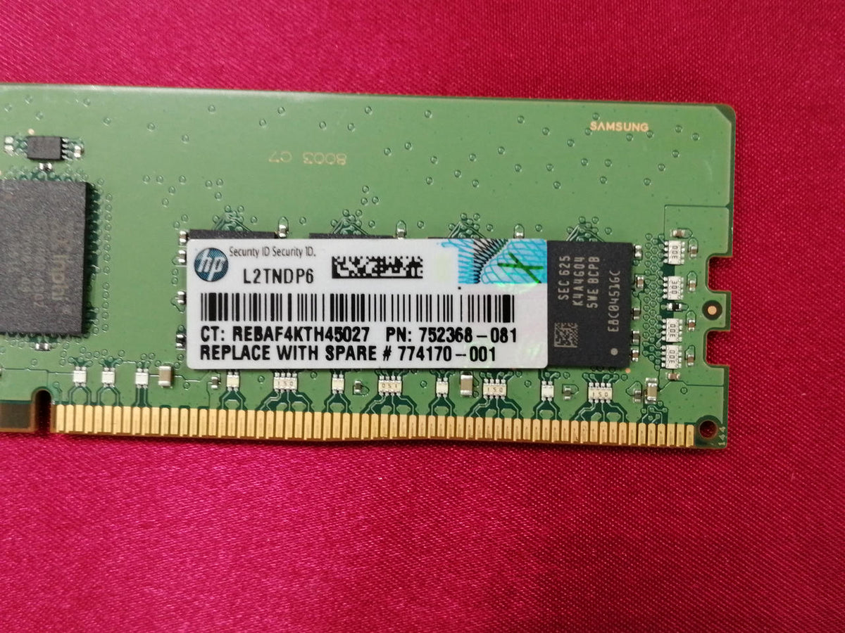 SAMSUNG Memory M393A1G40EB1