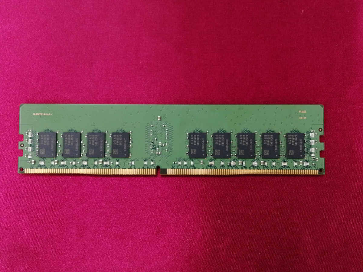 SAMSUNG Memory M393A1G40EB1