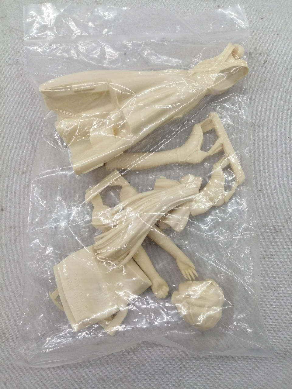 G､S TECHNICAL OFFICE Garage Kit 1/8 Sakura Shinguji - Banzai Thrifting | BanzaiHobby