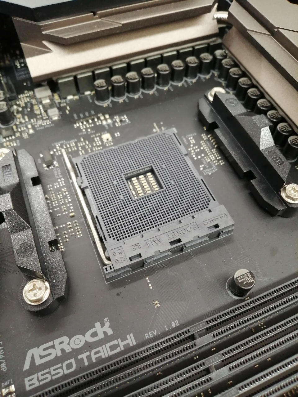 ASROCK Motherboard B550TAICHI