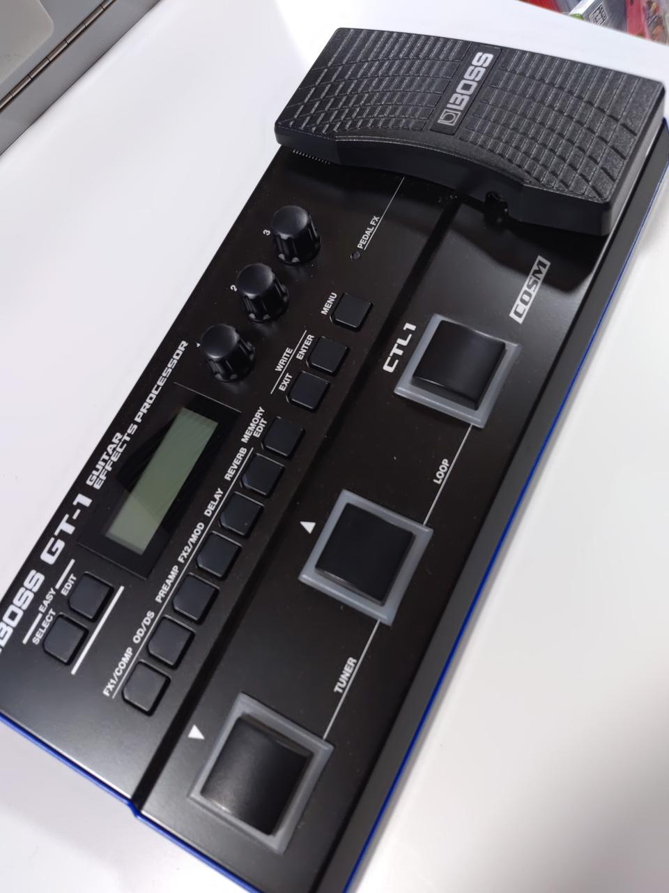 BOSS Multi-Effects GT-1 (AC missing)