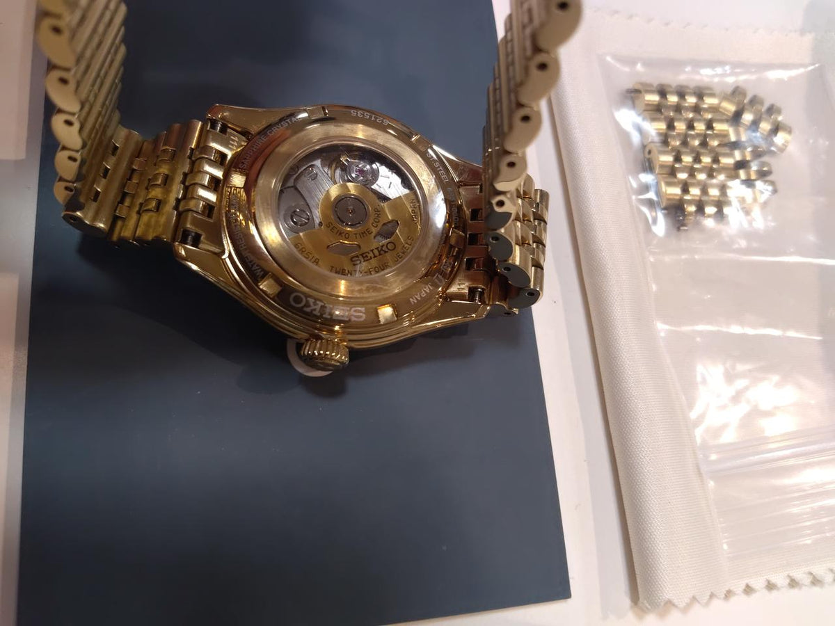 SEIKO Wristwatch SARX132 (includes gift box and links)