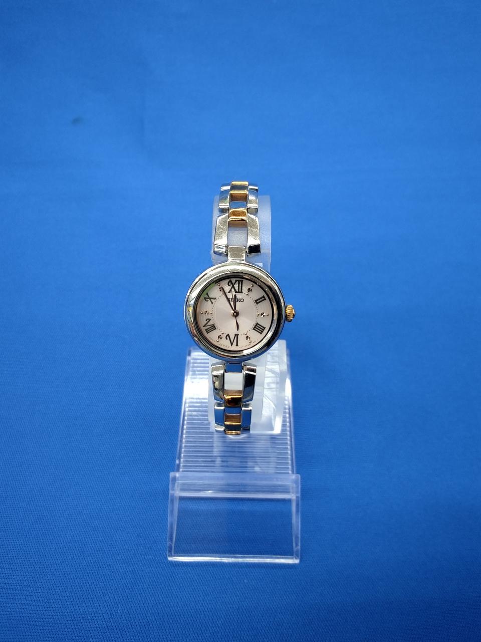 SEIKO Solar Wristwatch V117-0VC0