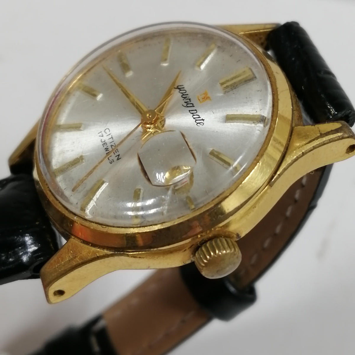 CITIZEN YOUNG DATE Considering Condition
