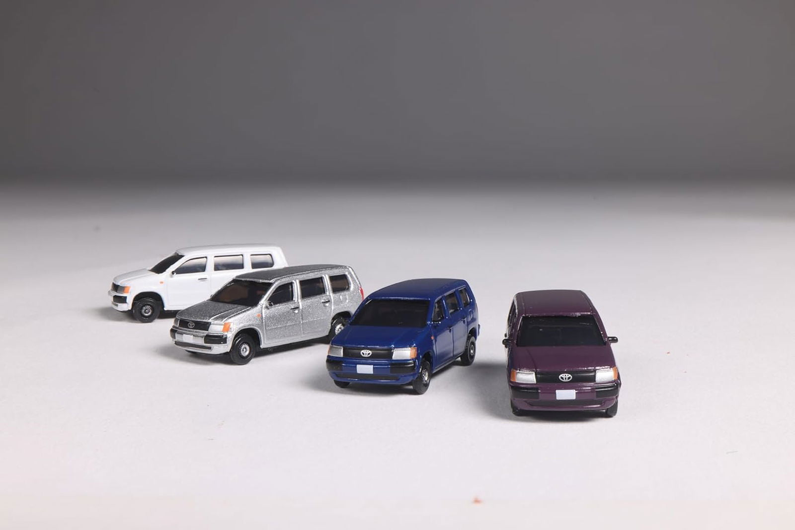 KATO 23-652 Toyota Pro Box 4 Units - BanzaiHobby