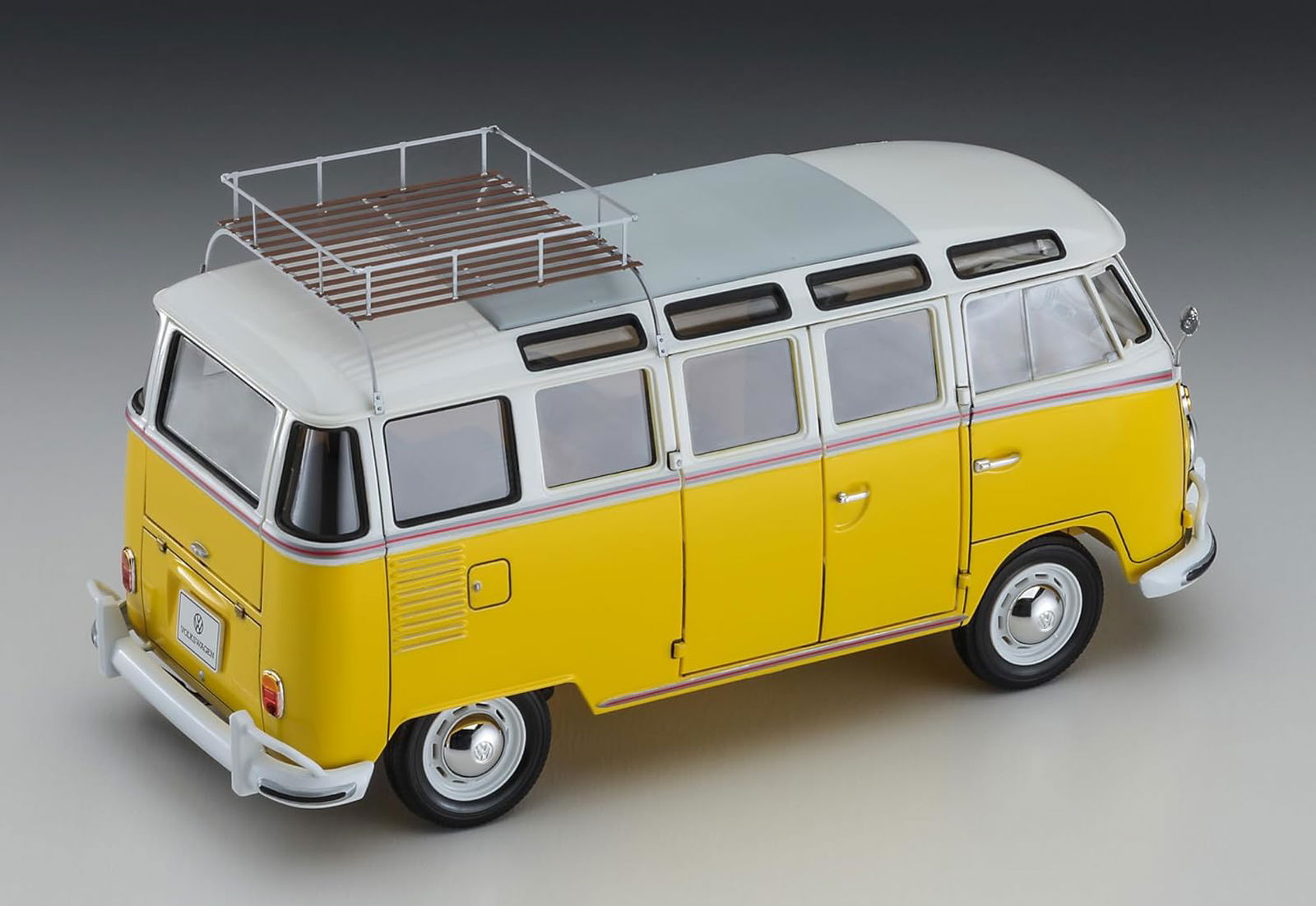 Hasegawa 20689 1/24 Volkswagen Type 2 Microbus w/Roof Carrier - BanzaiHobby