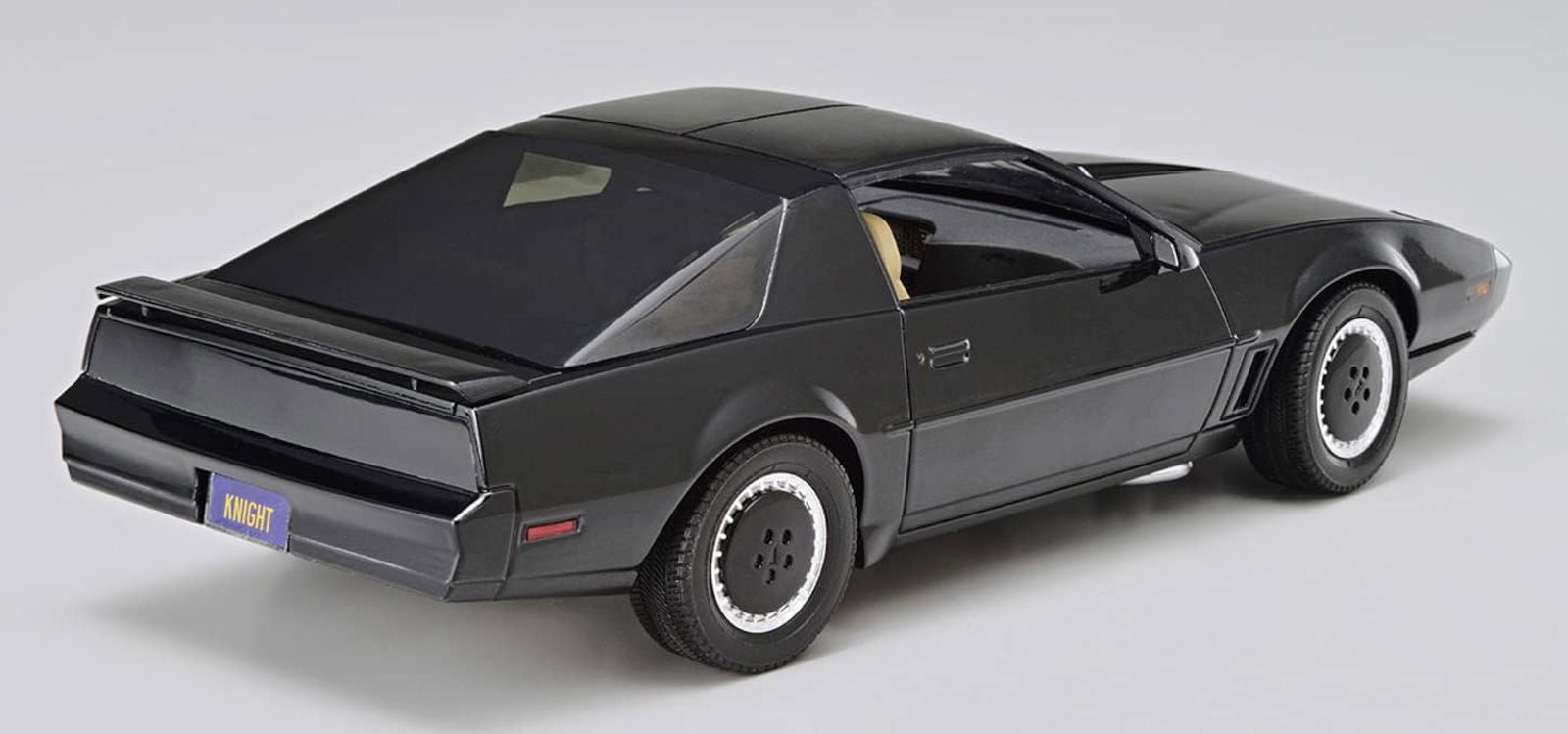 Aoshima Knight Rider Knight 2000 K.I.T.T. Season I w/Scanner Voice Unit - BanzaiHobby