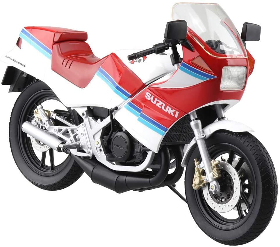 Aoshima Suzuki RG250 Gamma Red/White - BanzaiHobby