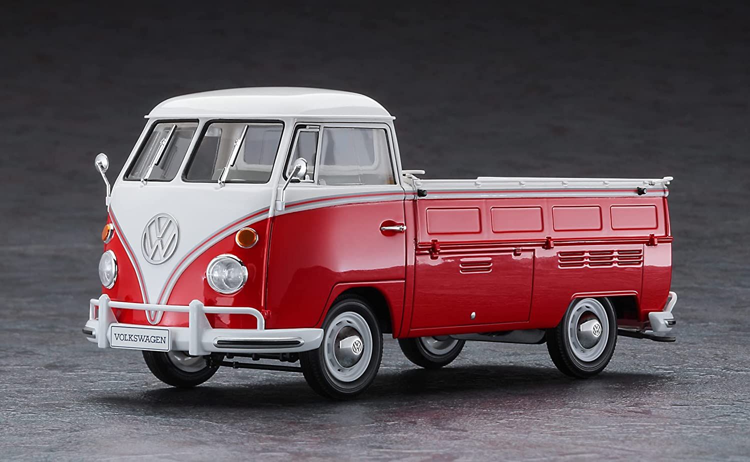 Hasegawa Volkswagen Type2 Pickup Truck `Red/White` - BanzaiHobby