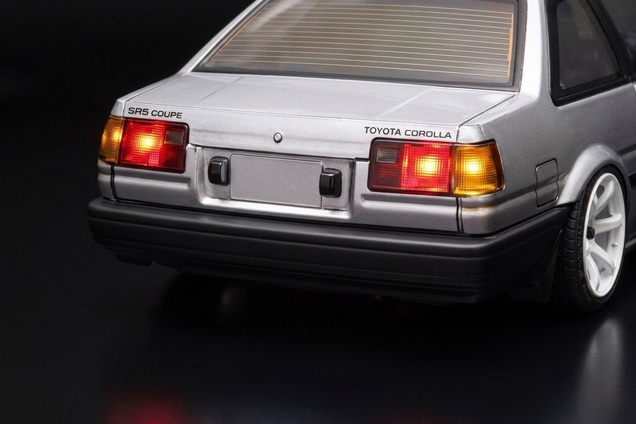 (PO MAY 2026) Juego de luces LED Yokomo SD-AE86T2L para Toyota Sprinter Trueno de 2 puertas - BanzaiHobby