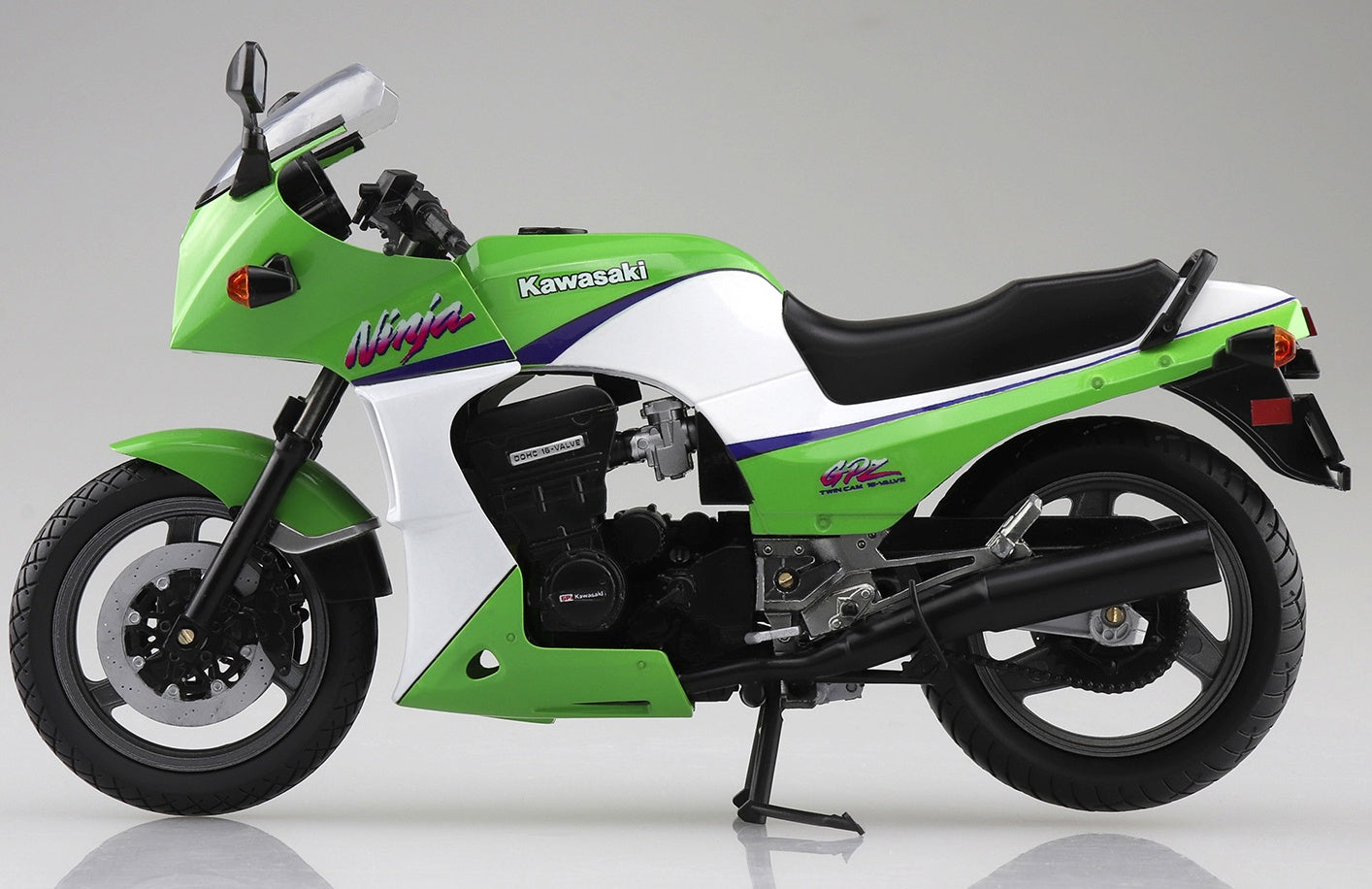 Aoshima 1/12 Complete Bike KAWASAKI GPZ900R Lime Green - BanzaiHobby