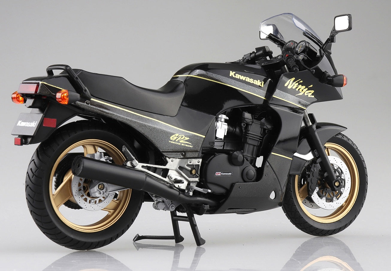 Aoshima 1/12 Complete Bike KAWASAKI GPZ900R Black / Gold - BanzaiHobby