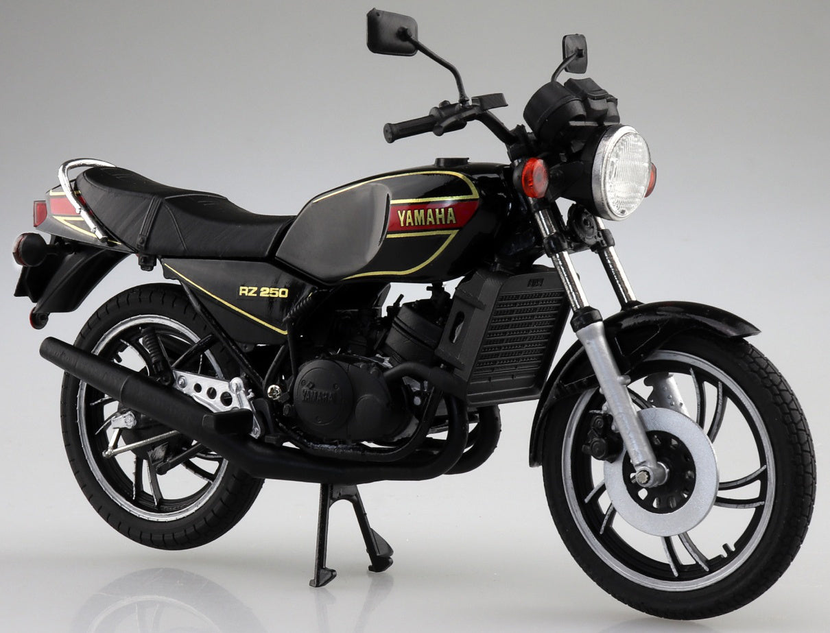 Aoshima 1/12 Yamaha RZ250 New Yamaha Black - BanzaiHobby