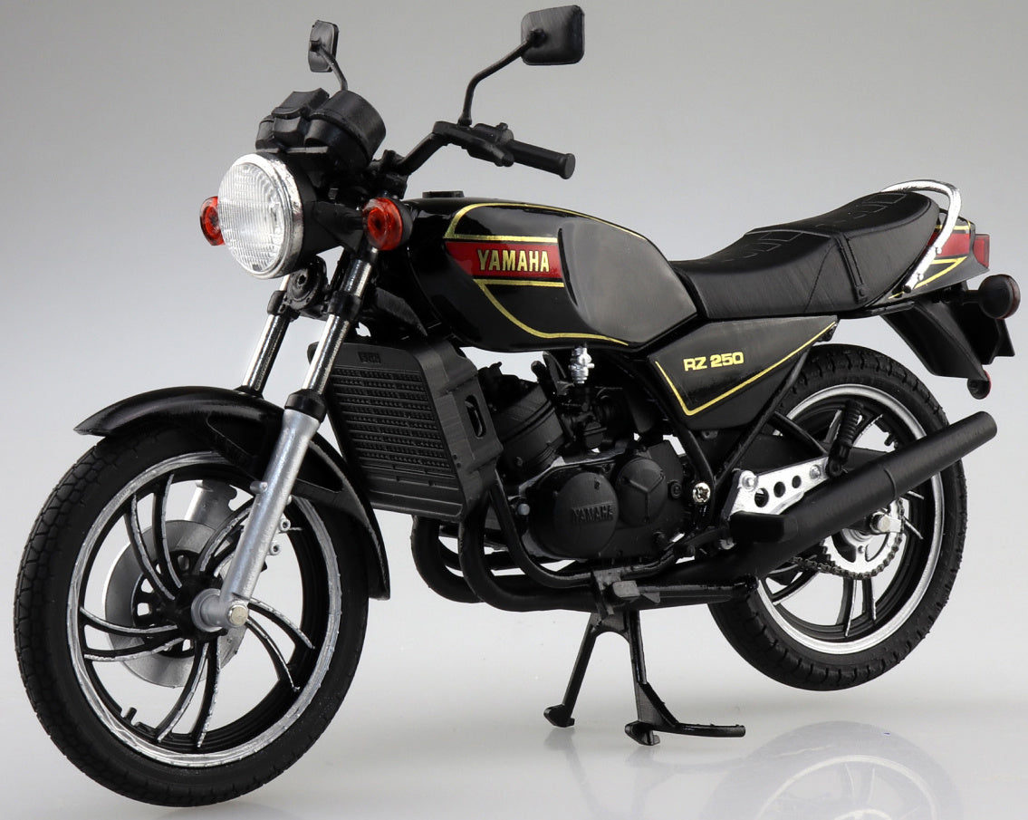 Aoshima 1/12 Yamaha RZ250 New Yamaha Black - BanzaiHobby