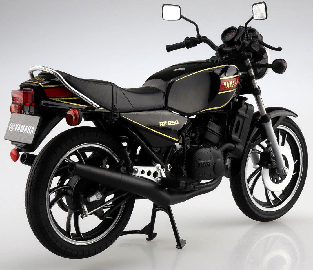 Aoshima 1/12 Yamaha RZ250 New Yamaha Black - BanzaiHobby