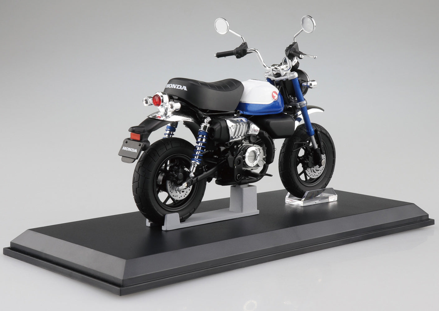 Aoshima 1/12 Honda Monkey 125 '22 Pearl Glitter Ring Blue - BanzaiHobby