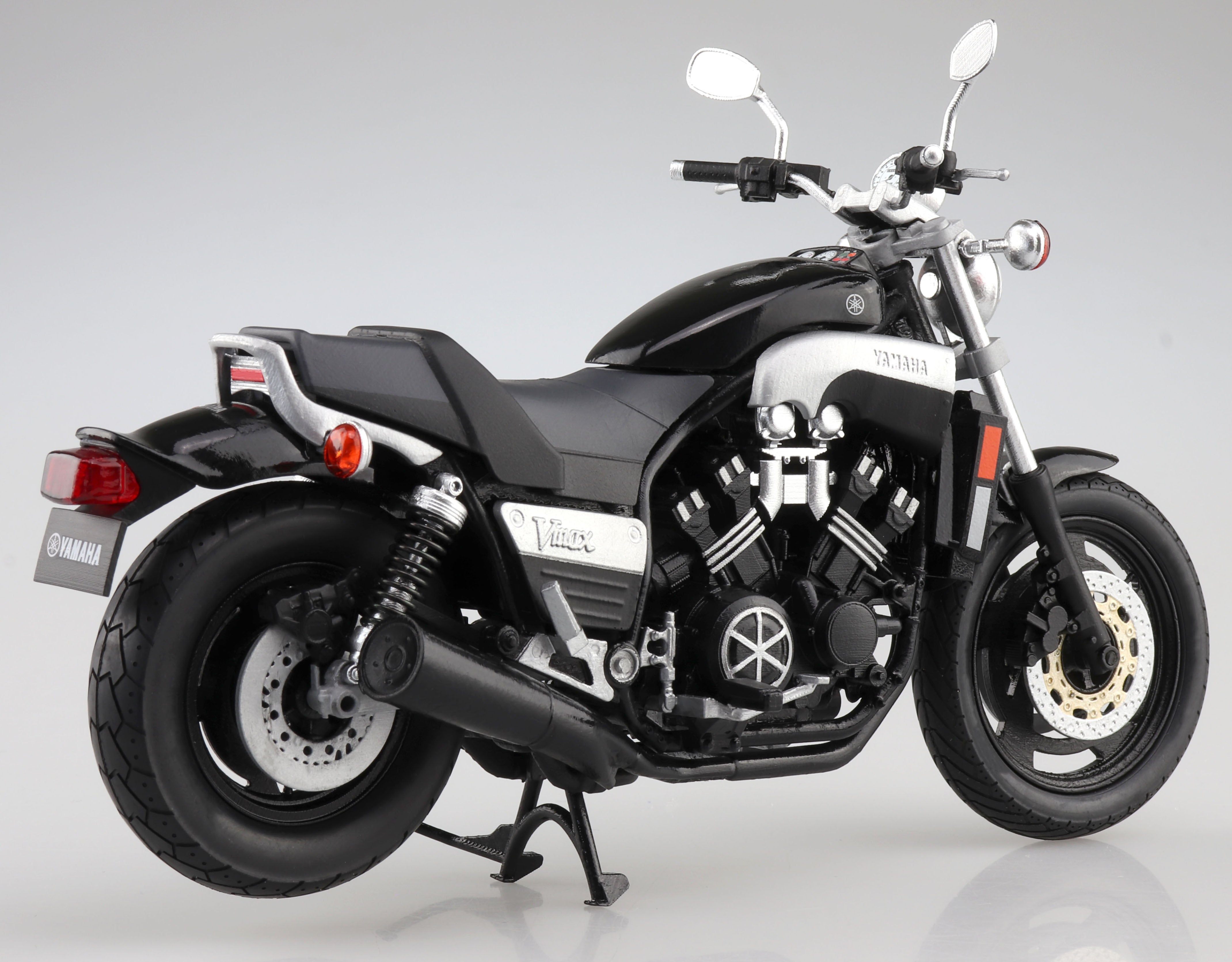 Aoshima 1/12 Yamaha Vmax Black 2 - BanzaiHobby