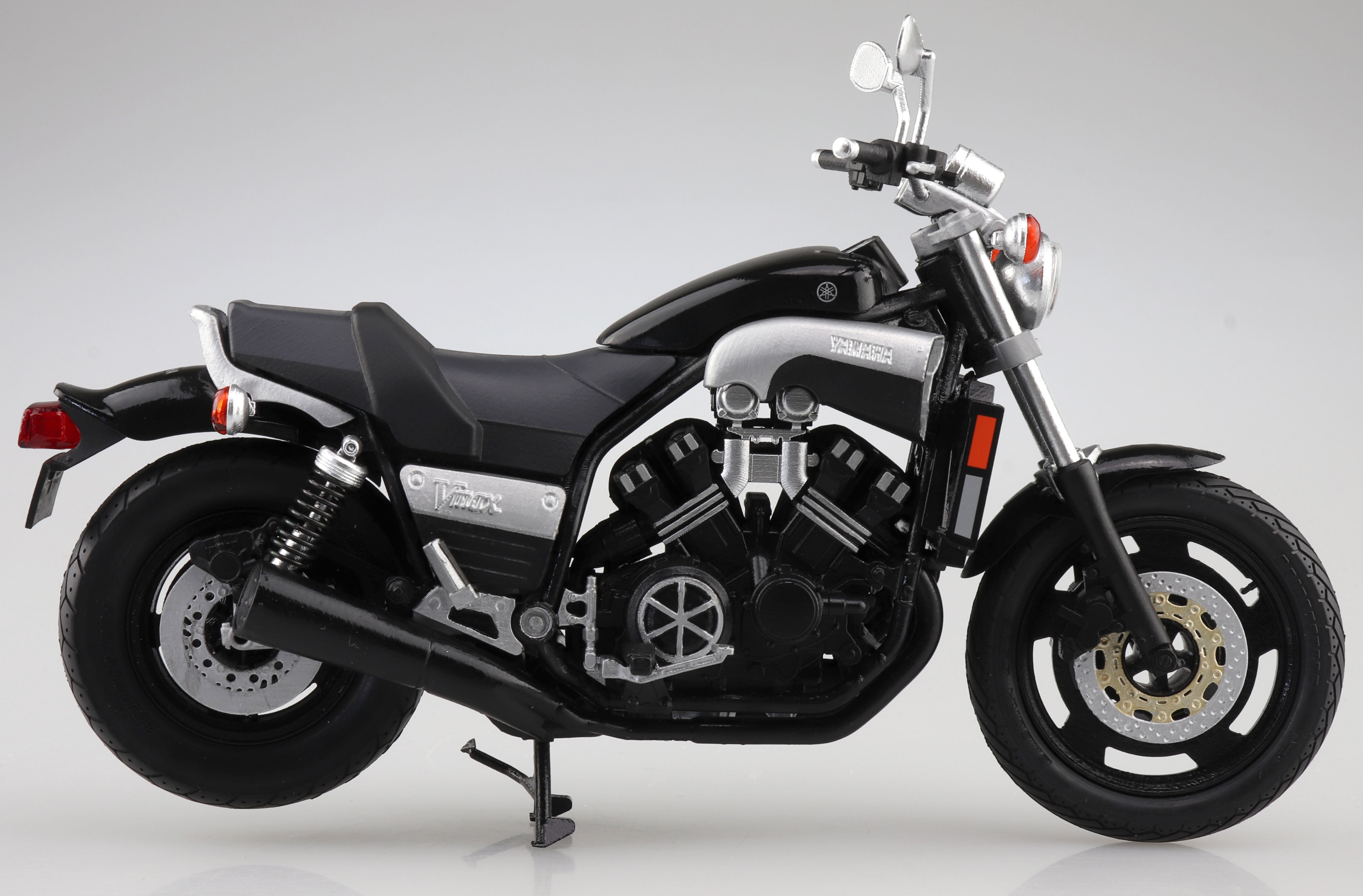 Aoshima 1/12 Yamaha Vmax Black 2 - BanzaiHobby