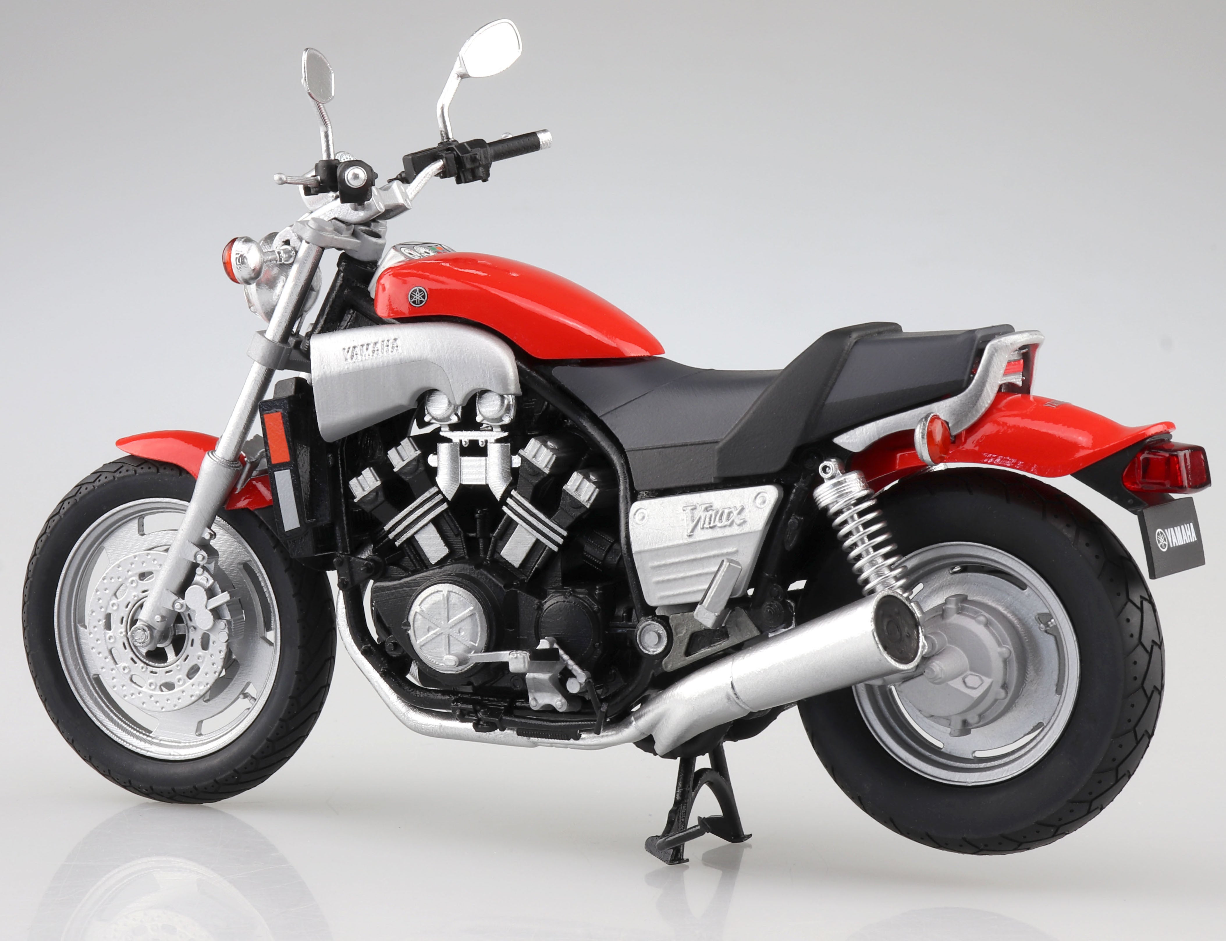 Aoshima 1/12 Yamaha Vmax Fire Red - BanzaiHobby