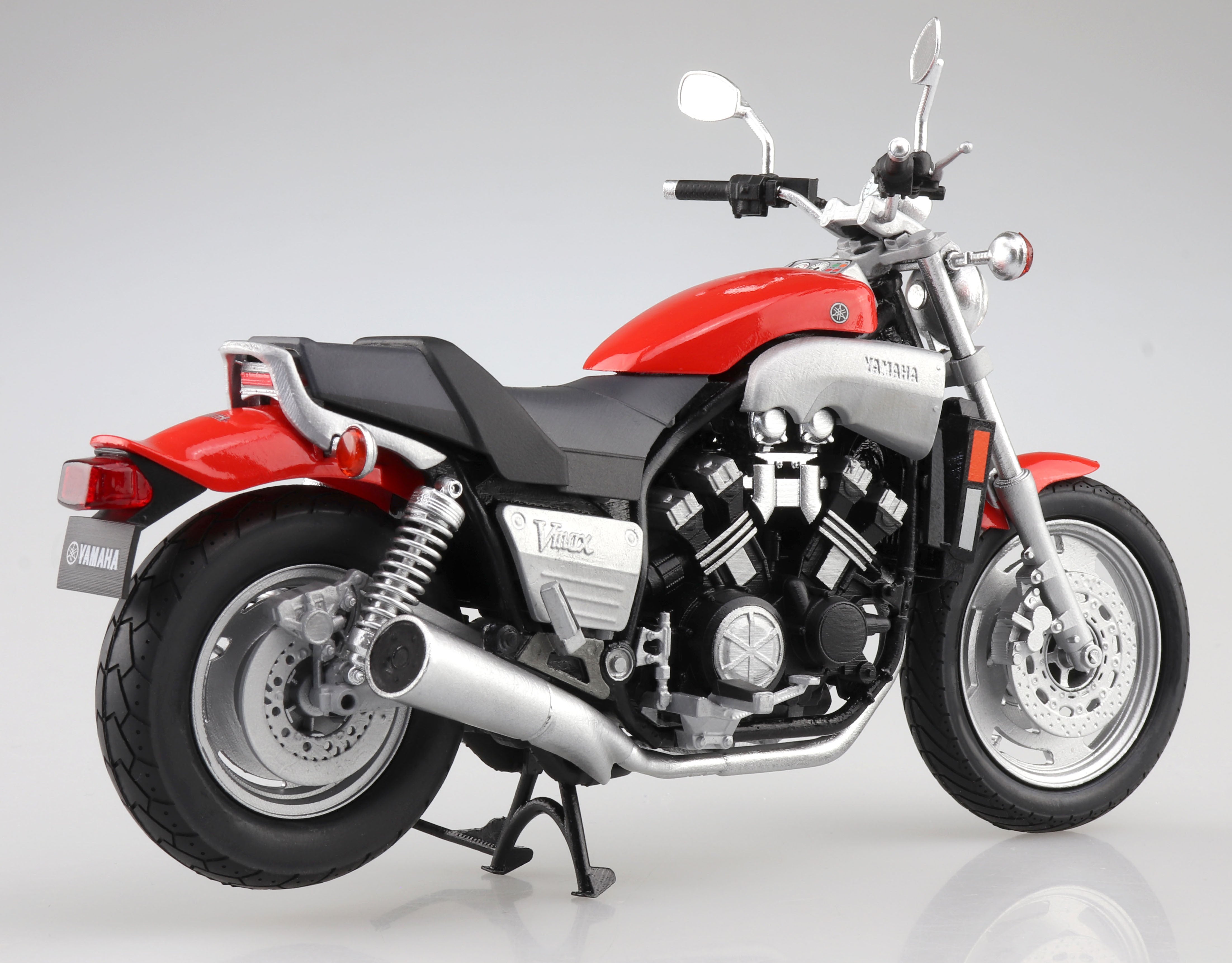 Aoshima 1/12 Yamaha Vmax Fire Red - BanzaiHobby