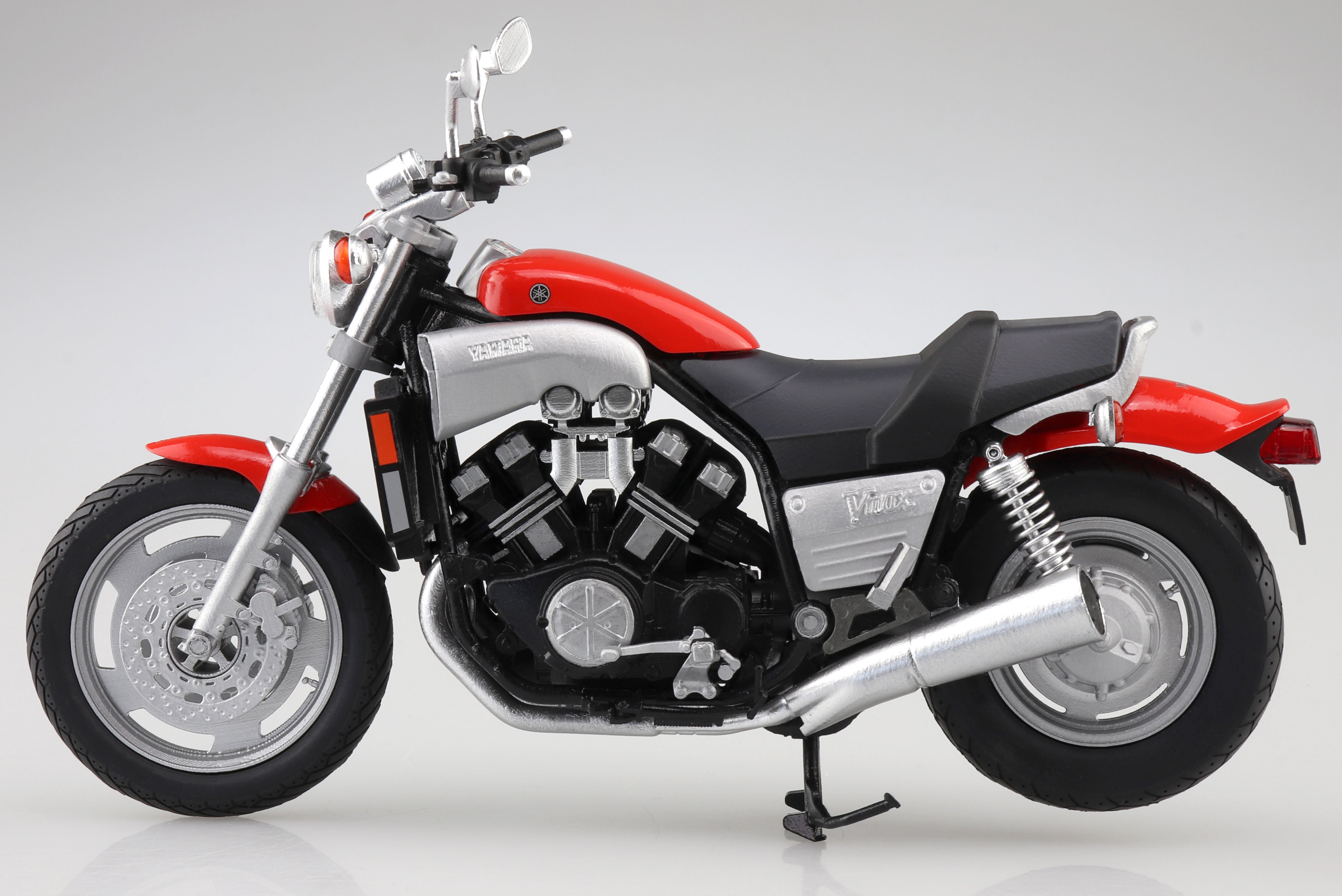Aoshima 1/12 Yamaha Vmax Fire Red - BanzaiHobby