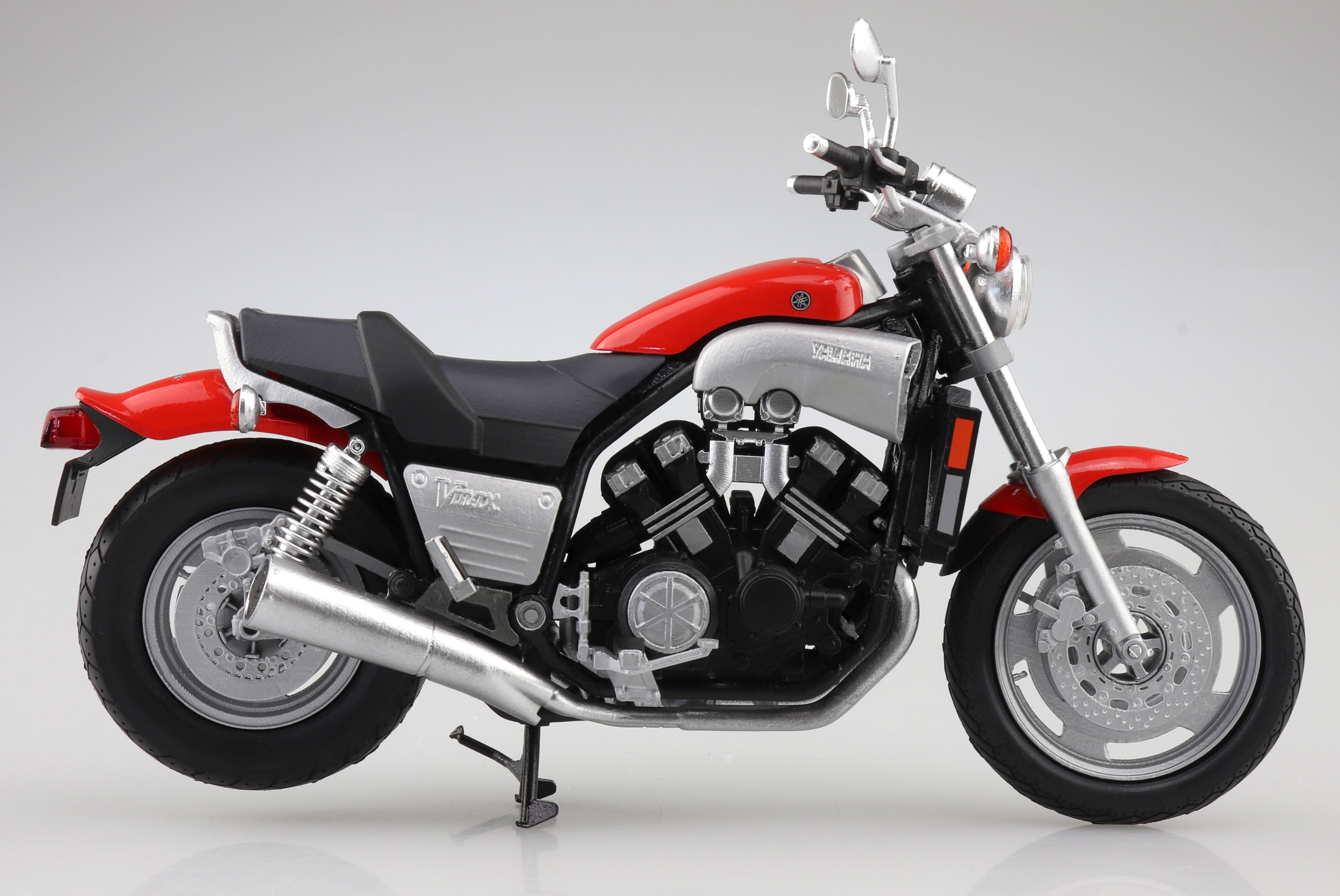 Aoshima 1/12 Yamaha Vmax Fire Red - BanzaiHobby
