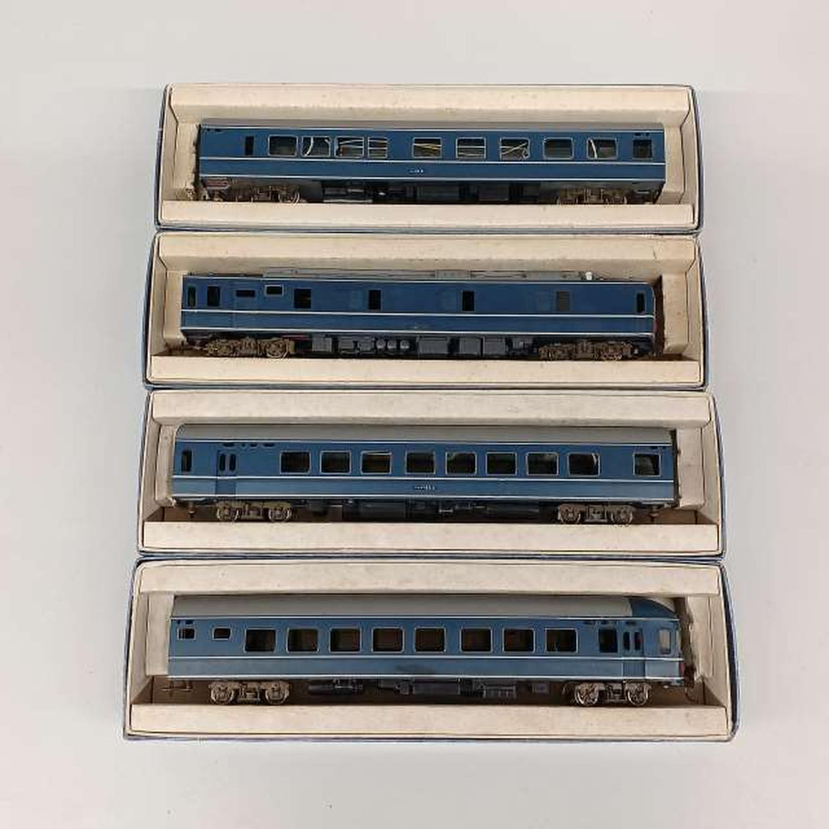 Katsumi 4 HO sleeper passenger cars - - Banzai Thrifting | BanzaiHobby