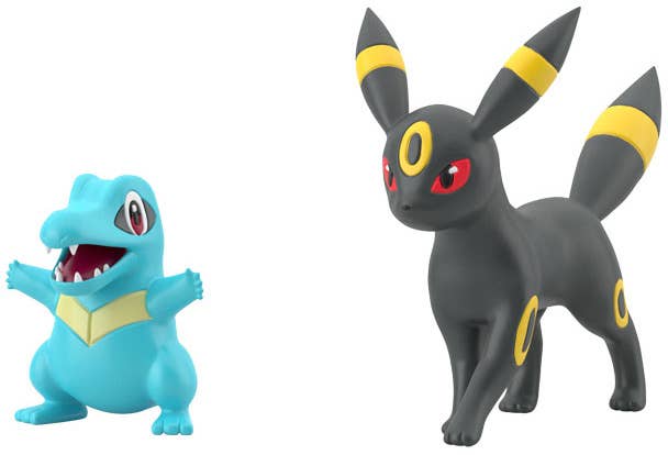Bandai Pokemon Scale World Johto Region 13 Totodile & Umbreon - BanzaiHobby