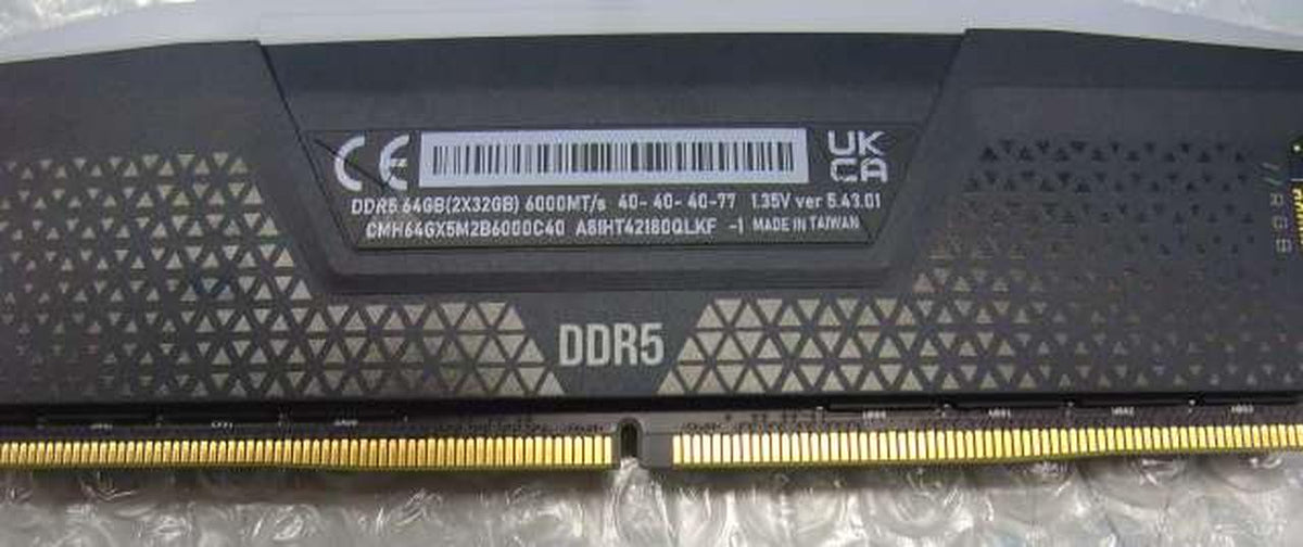 CORSAIR Memory CMH64GX5M2B6000C40 for desktop PCs