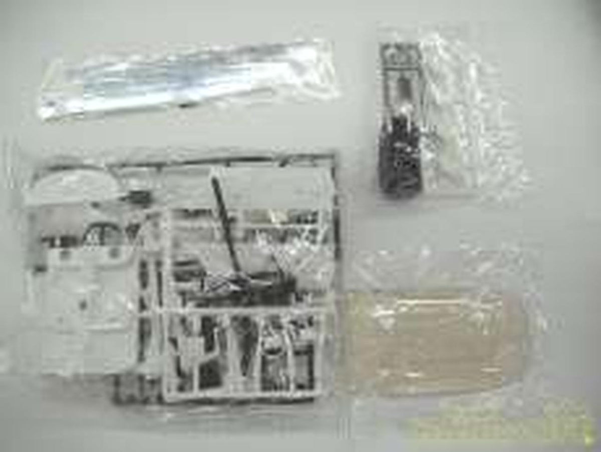 Gunze Sangyo Toyota Celsior Hi-Tech Model 1/24 - Banzai Thrifting | BanzaiHobby