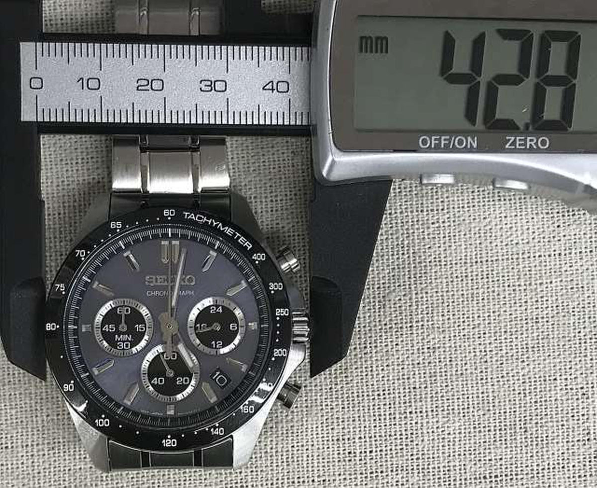SEIKO Quartz Wristwatch 8T63-00D0