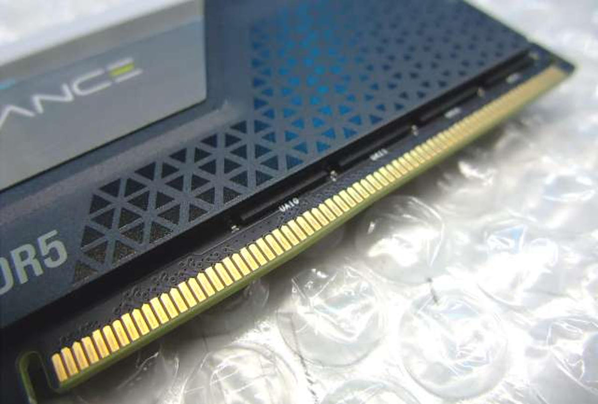 CORSAIR Memory CMH64GX5M2B6000C40 for desktop PCs