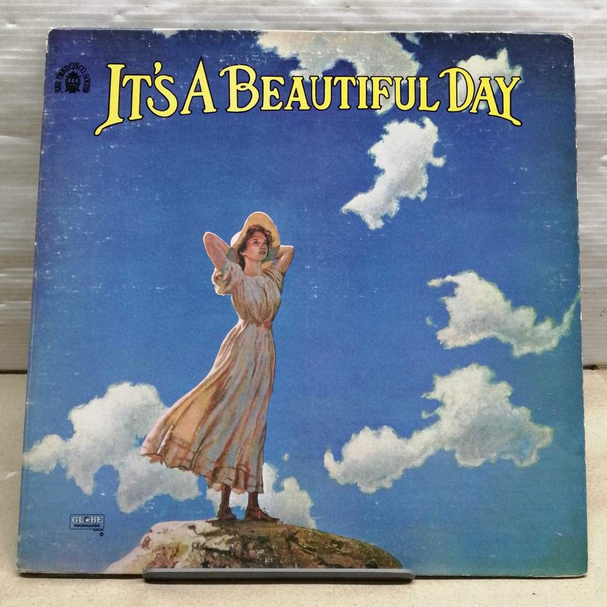 GLOBE It's A Beautiful Day IT'S A BEAUTIFUL DAY
