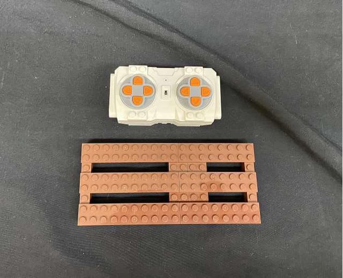 MOULD KING [With Power Supply] Forklift RC 13106 - Banzai Thrifting | BanzaiHobby