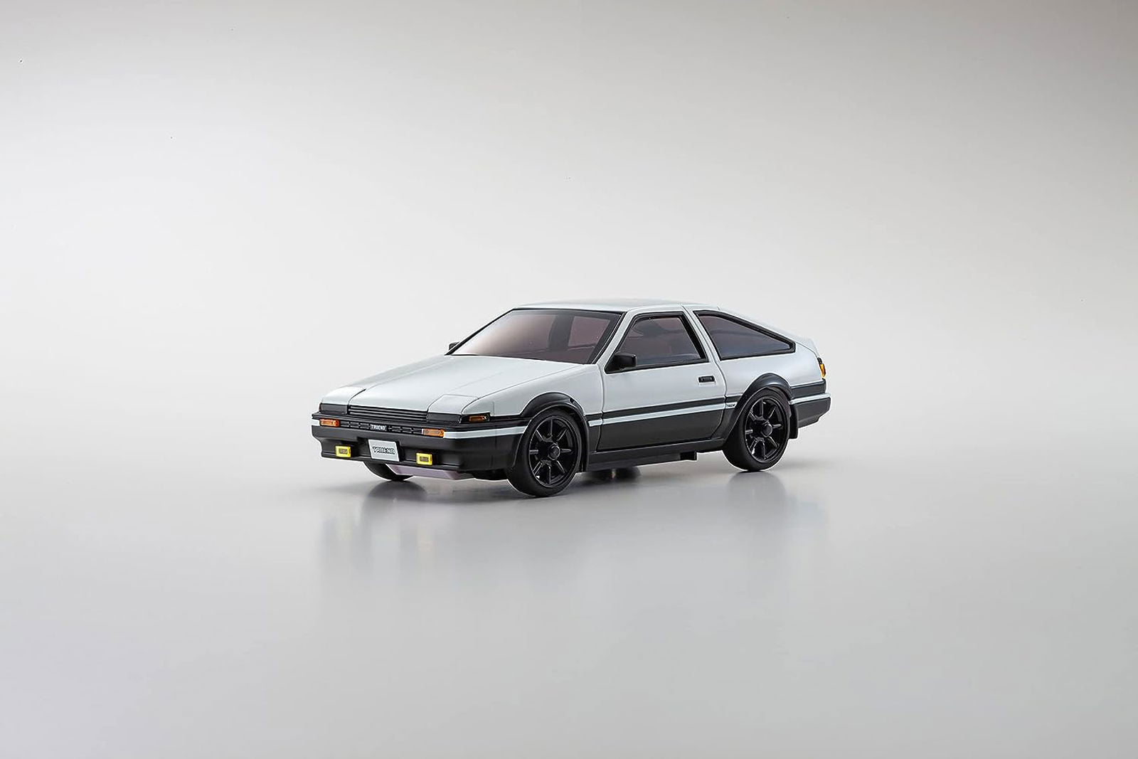 Kyosho 32635WBK MA-020 r/s Toyota Sprinter Trueno AE86 White - BanzaiHobby