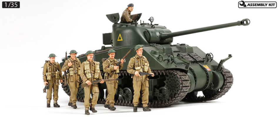 25174 British Tank Sherman VC - Firefly (with 6x Figures)