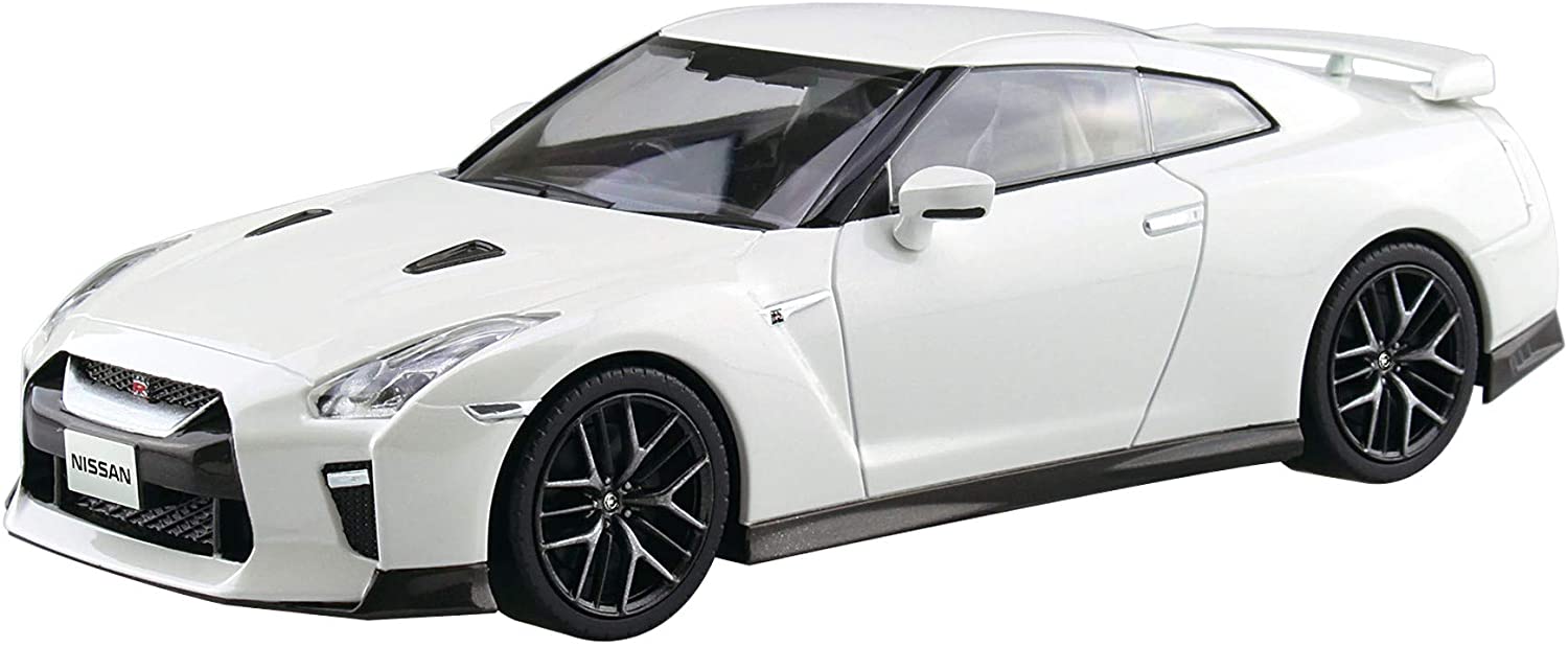 Nissan GT-R (Brilliant White Pearl)