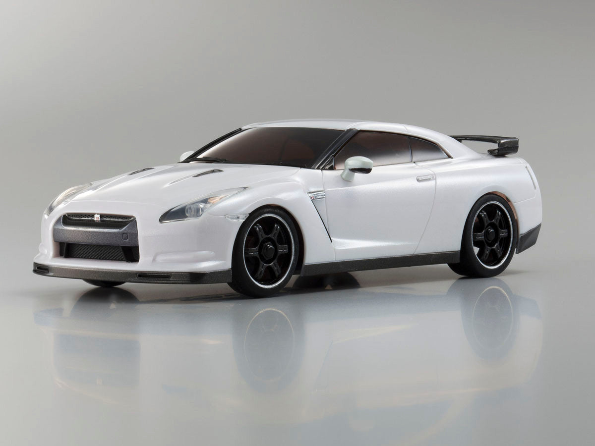 MZP417W Nissan GT-R Spec V Brilliant White Pearl