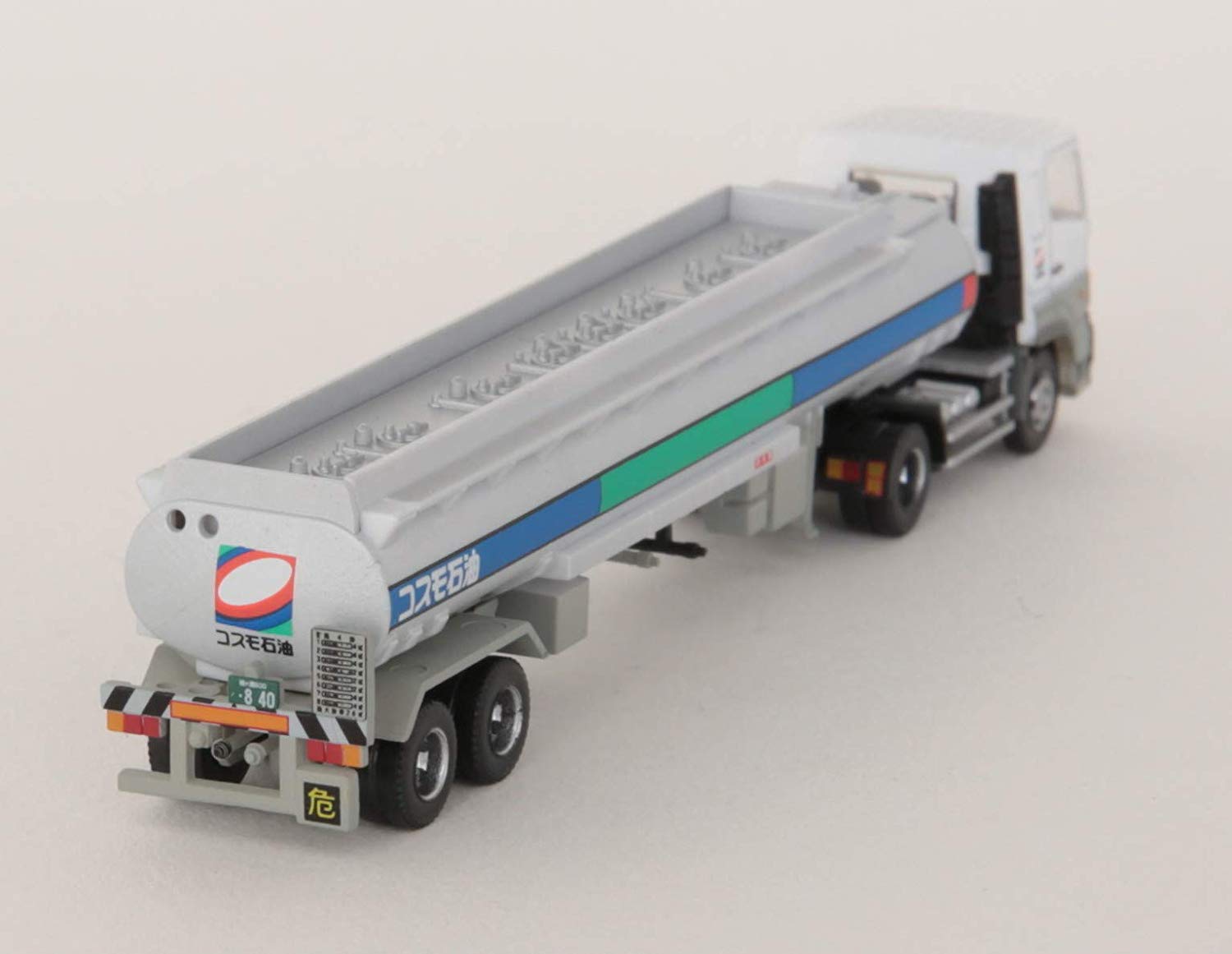 The Truck/Trailer Collection Cosmo Oil Tank Truck Set